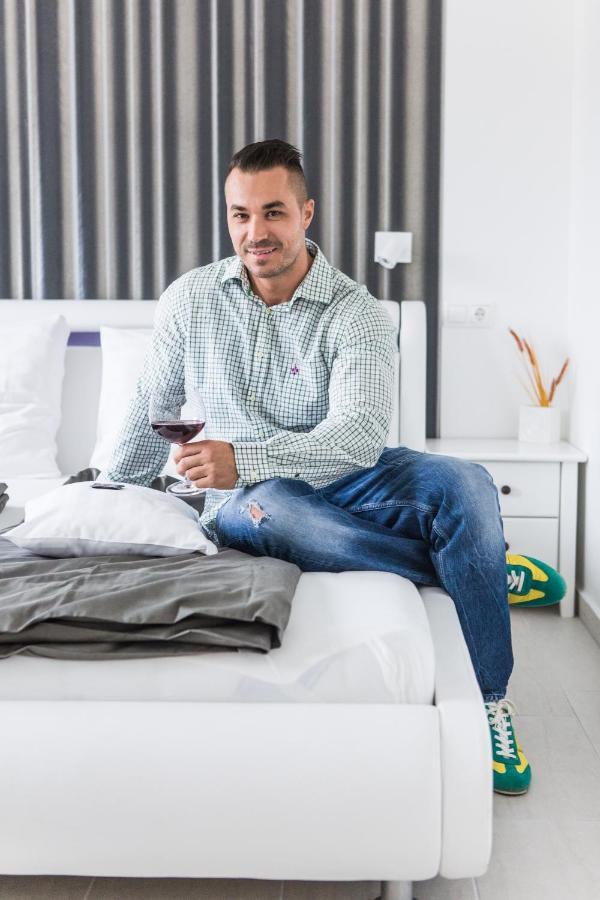 Azur Haz Viola Apartman Sarvar Exterior foto
